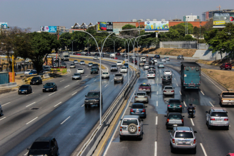 Mercado Libre y la UCAB realizan estudio sobre los anuncios de carros nuevos y usados en Venezuela