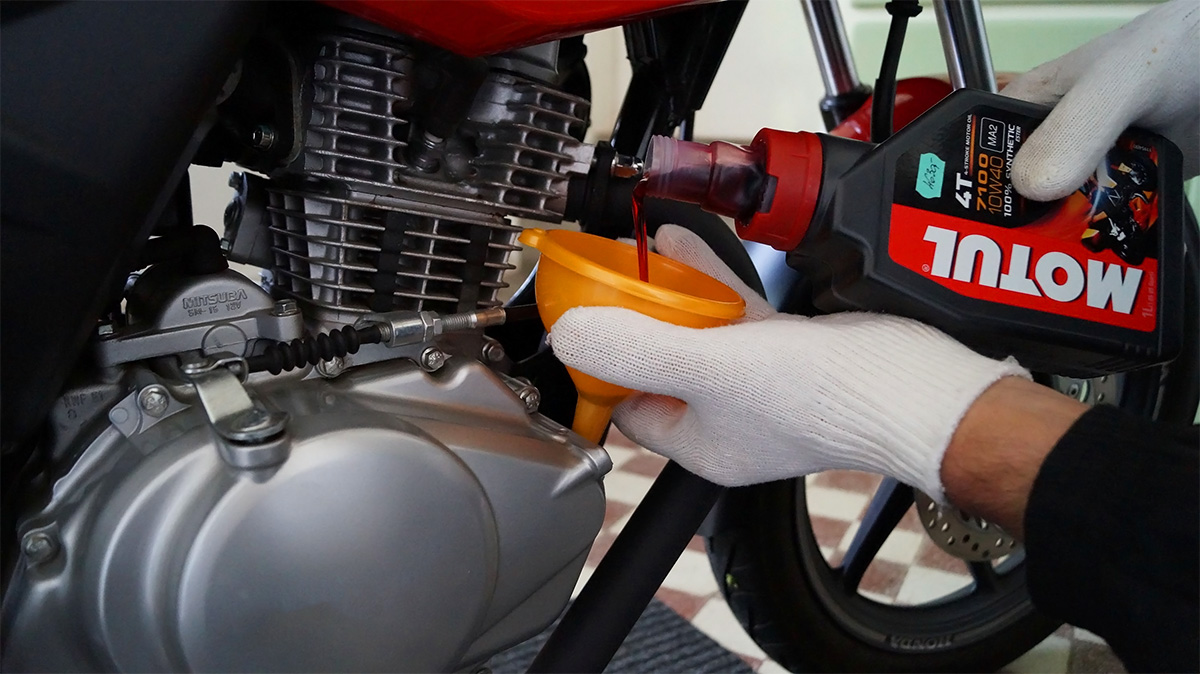 Cuándo se debe cambiar el aceite de la moto