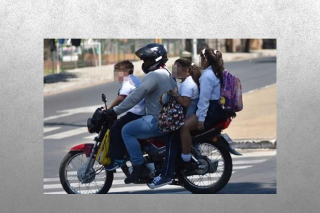 ¿En Venezuela está prohíbido los niños en moto?