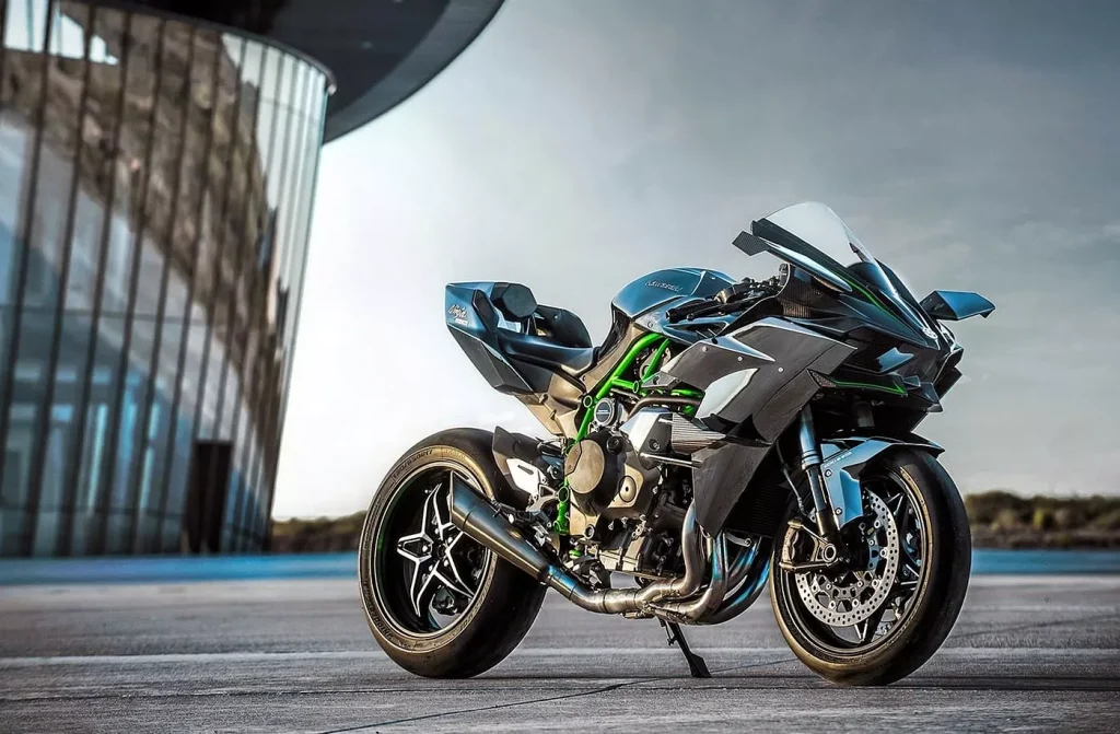 La Kawasaki Ninga H2R forma parte de las motos más rápidas del mundo