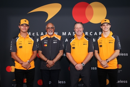 McLaren anuncia a Mastercard como su nuevo socio para la F1 2026