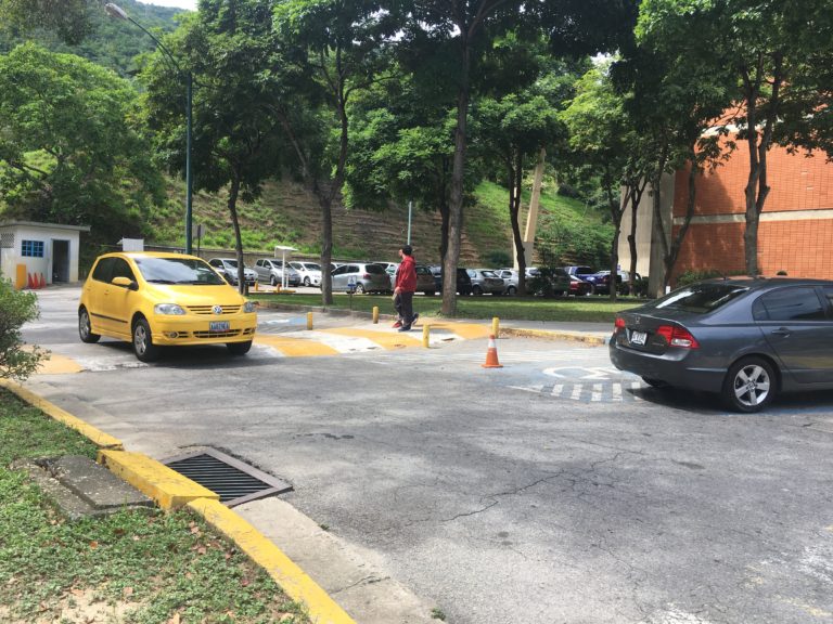 Tu Gruero ofrece servicio vial gratuito en la UCAB