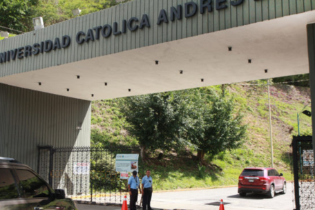 Tu Gruero ofrece servicio vial gratuito en la UCAB