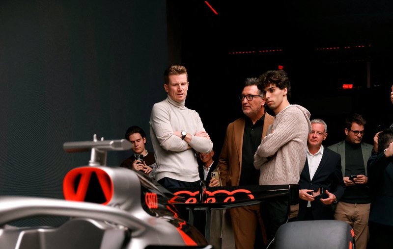 Hulkenberg y Bortoleto estuvieron presentes en la presentación de Audi F1. Foto: Audi F1