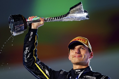 Max Verstappen da el golpe sobre la mesa y se lleva el GP de Las Vegas