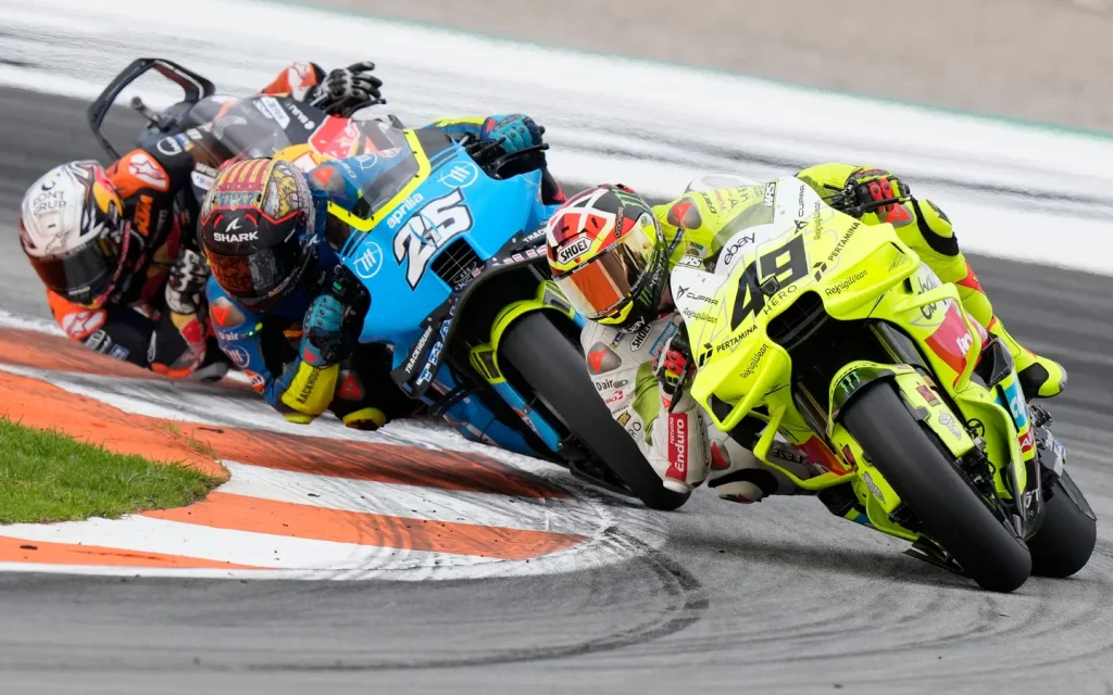 Acosta, Fernández y Di Giannantonio dieron espectáculo para entrar en el Top 3. Foto: Moto GP