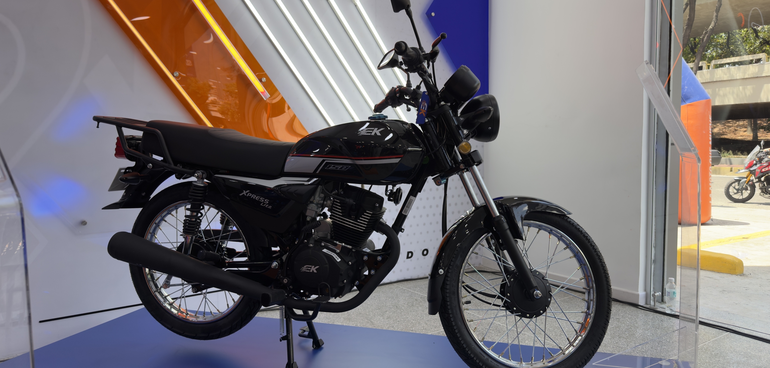 EK presenta su primera moto del 2026, la Xpress Lite: este es su precio