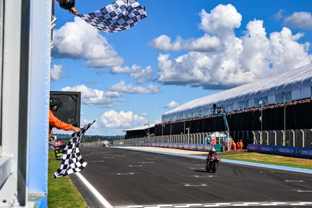 MotoGP: Marco Bezzecchi se lleva la victoria en el GP de Brasil