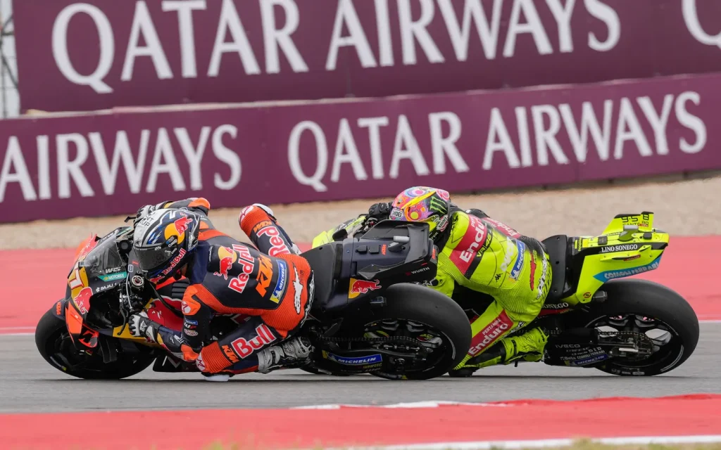 Acosta, junto a Diggia y Marc son los perseguidores del último puesto del podio de la MotoGP