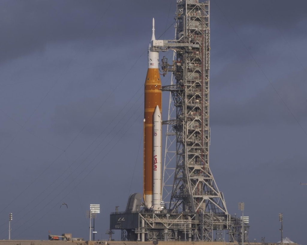 El SLS está compuesto por 3 etapas, sumadas a una etapa de seguridad. Fotos. NASA