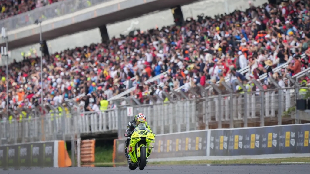 Finalmente, el italiano se llevaría la victoria. Foto: MotoGP