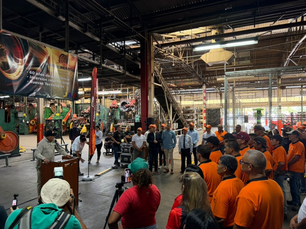 El Parque Industrial Caucho inicia la producción cauchos para motos