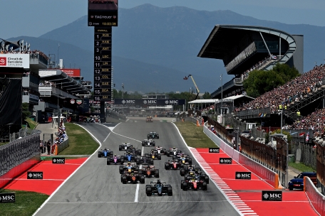 Luego de la intensa carrera en Barcelona, que vio a Hamilton llevarse la victoria, la F1 se traslada al Red Bull Ring, para celebrar la fecha 8 del calendario: el GP de Austria
