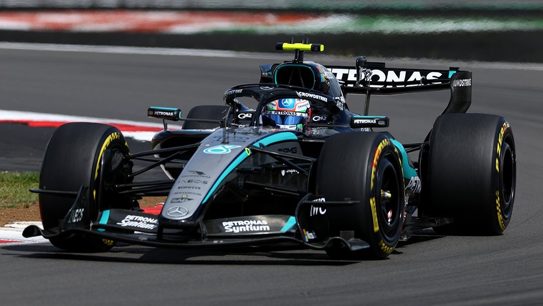 La F1 se acerca al ombligo del calendario, y lo que parecía un dominio absoluto de Kimi Antonelli, parece estarse diluyendo lentamente ante la respuesta de George Russell, Lewis Hamilton y Charles Leclerc. Ahora, los pilotos se trasladan a Spa Francorchamps para disputar la fecha 10 del calendario. Aquí te dejamos los horario y donde verlo