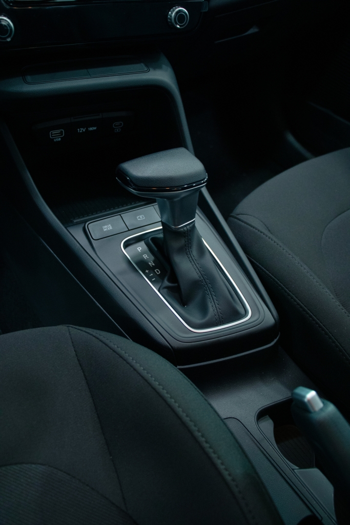 El Hyundai Accent tiene una transmisión de 6 velocidades IVT