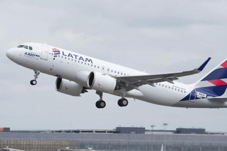 Precio del pasaje entre Santiago y Caracas con Latam Airlines